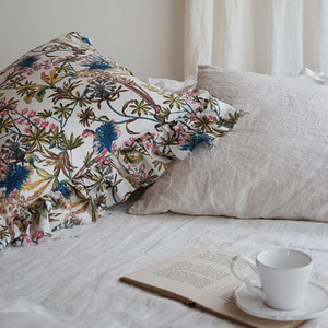 Fleur Linen frill cushion