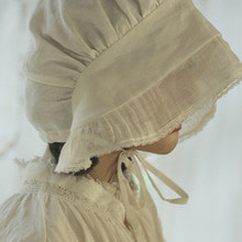 White linen bonnet