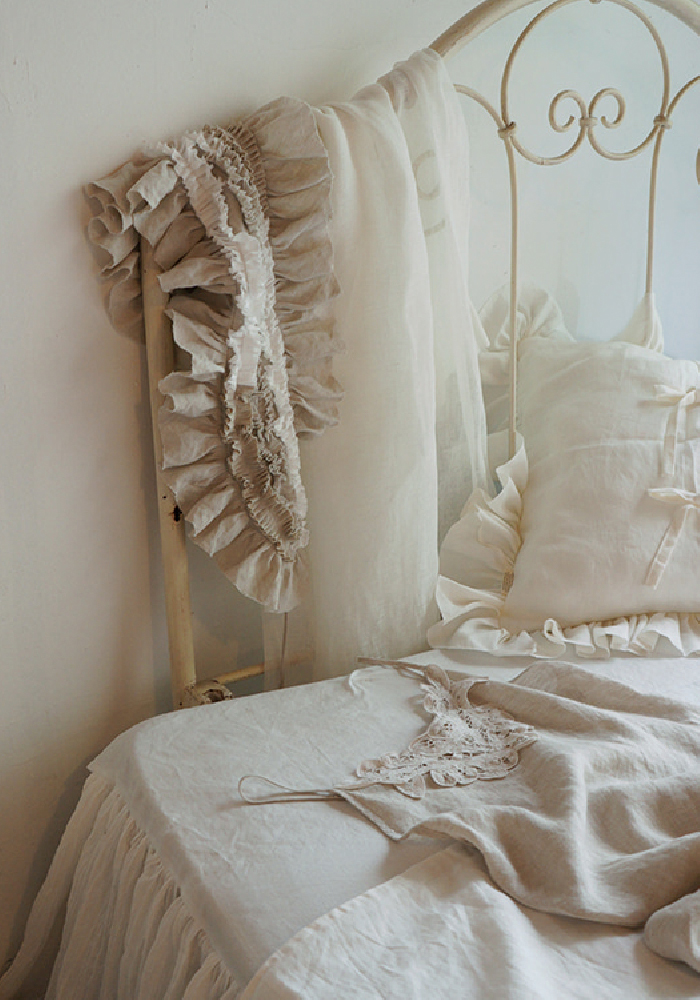 Linen frilled scarf